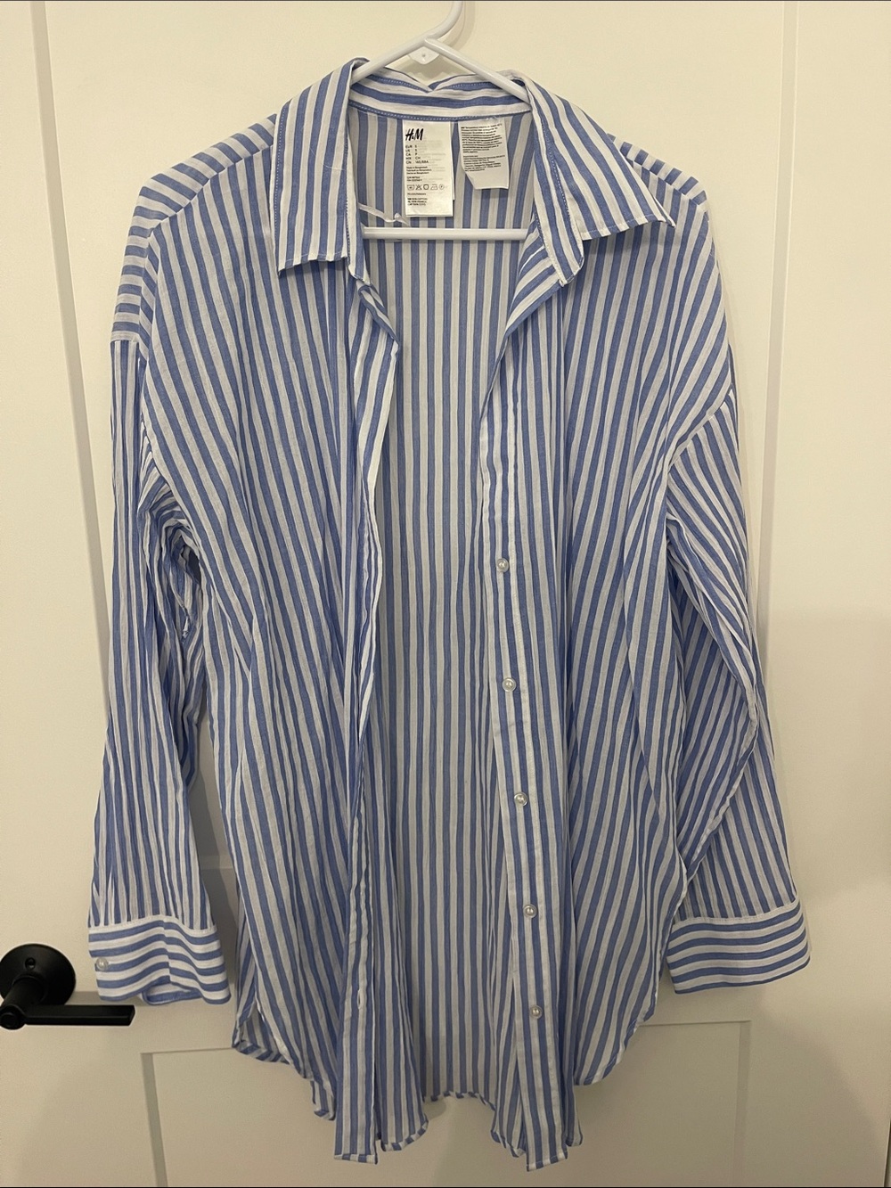 H&M Light Blue and White Vertical Stripe Men's Button-Down Shirt